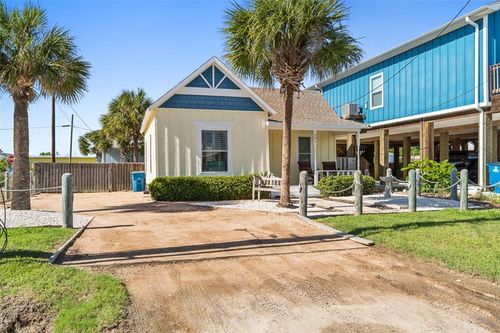 201 Oaks Ave, Port Aransas, TX, 78373-5111 | Card Image