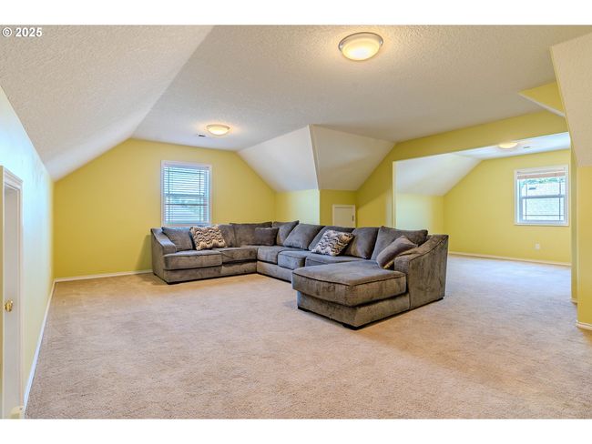 308 Sw 38 Th Loop, House other with 4 bedrooms, 3 bathrooms and 3 parking in Gresham OR | Image 40