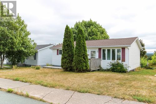 27 Della Dr, Goulds, NL, A1S1B8 | Card Image