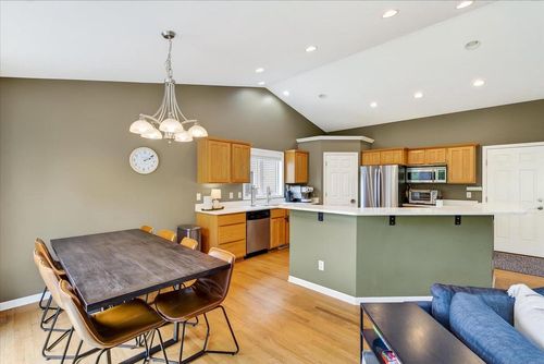 9423 White Fox Lane, Madison, WI, 53562 | Card Image