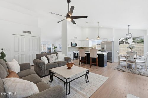 6401 W Madras Lane, Glendale, AZ, 85306 | Card Image