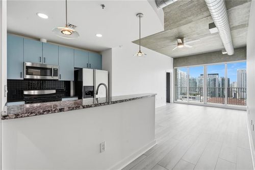 1210-943 Peachtree St Ne, Atlanta, GA, 30309-4479 | Card Image
