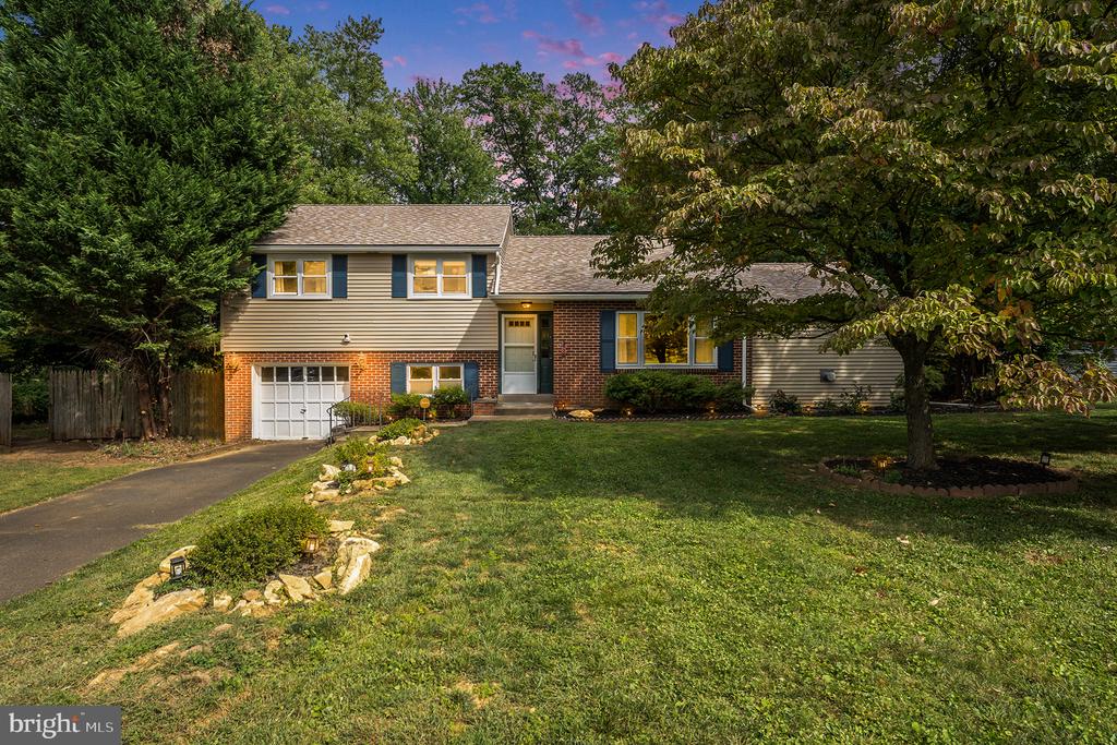Red Oak Rd, Oreland, PA 19075