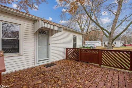 2325 Vineyard St, Burlington, IA, 52601-2032 | Card Image