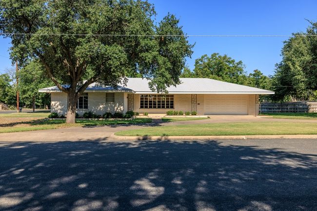312 S Acorn St, House other with 3 bedrooms, 3 bathrooms and null parking in Fredericksburg TX | Image 38