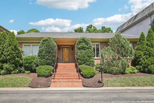 73 Concord Park W, Nashville, TN, 37205-4707 | Card Image