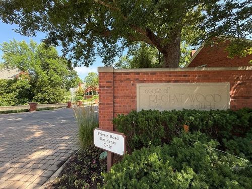 22 Regent Wood Road, Northfield, IL, 60093 | Card Image