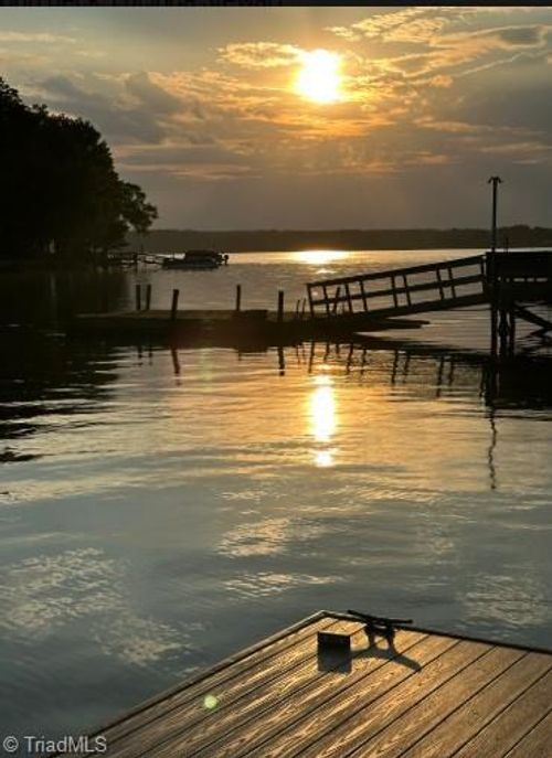 1186 Riverwood Dr, Lexington, NC, 27292-8860 | Card Image