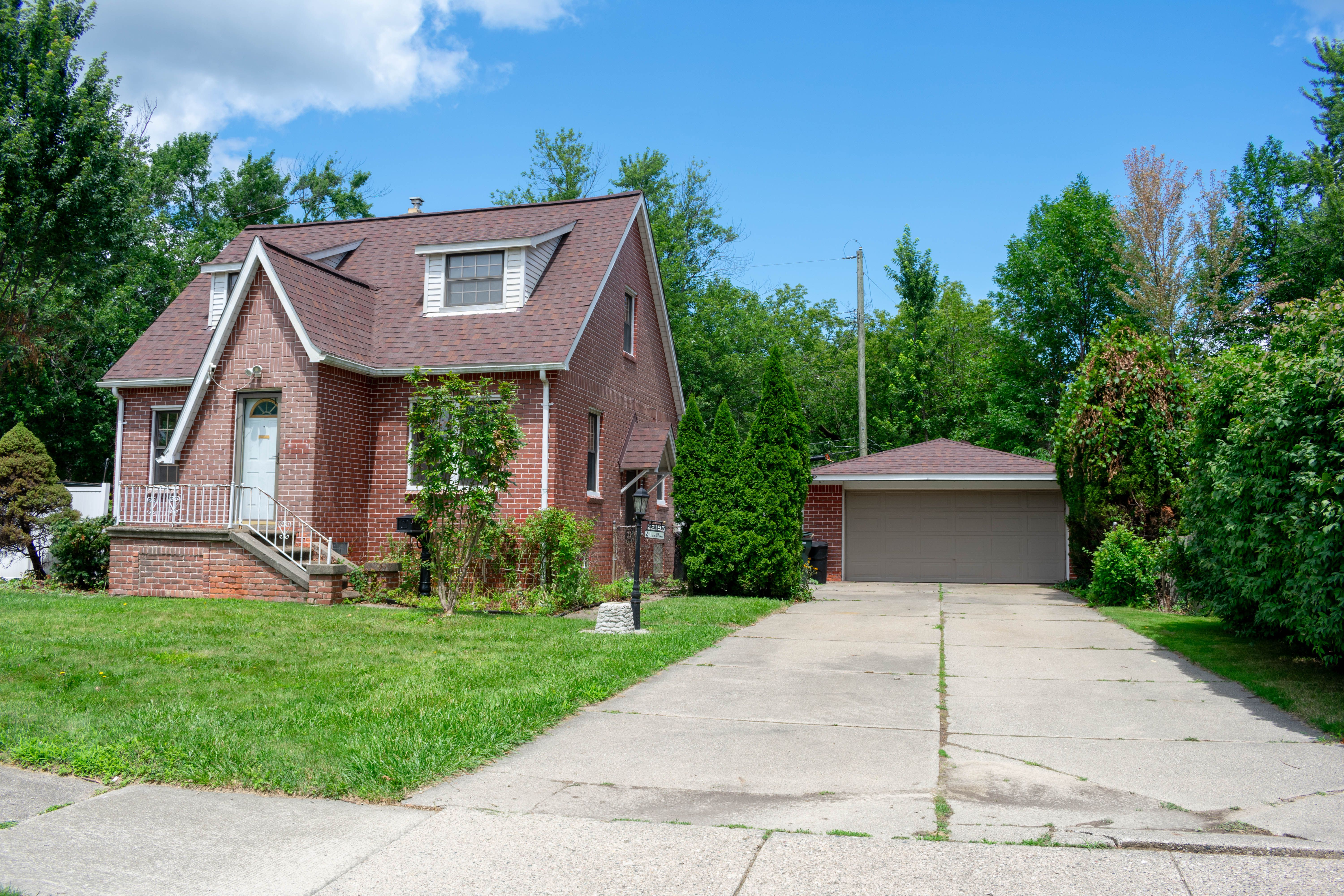 Blackburn St, Saint Clair Shores, MI 48080