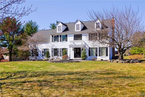 8348 Pheasant Run, FOGELSVILLE, PA, 18051-1527 | Card Image
