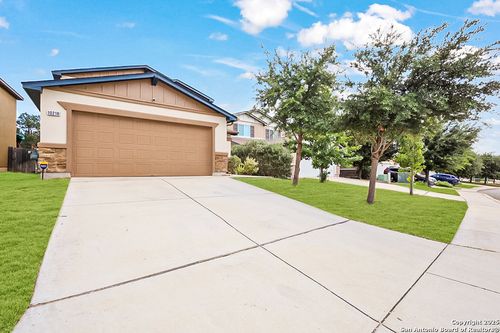10218 Relic Oaks, San Antonio, TX, 78240-4478 | Card Image
