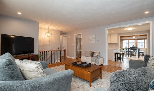 242 Bancroft Ave, House other with 4 bedrooms, 2 bathrooms and 4 parking in Reading MA | Image 6