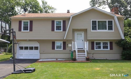 68 Eagle Pl, West Haven, CT, 06516-2948 | Card Image