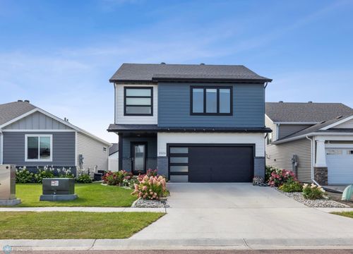 1526 68th Ave S, Fargo, ND, 58104-3005 | Card Image