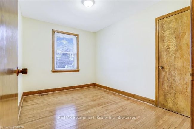 22 Ghent St, House other with 5 bedrooms, 2 bathrooms and 4 parking in Saint Catharines ON | Image 8