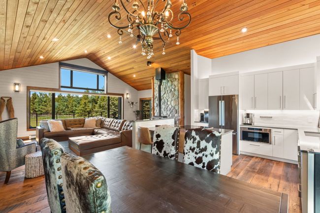 100 N Low Bench Rd, House other with 3 bedrooms, 2 bathrooms and null parking in Gallatin Gateway MT | Image 14
