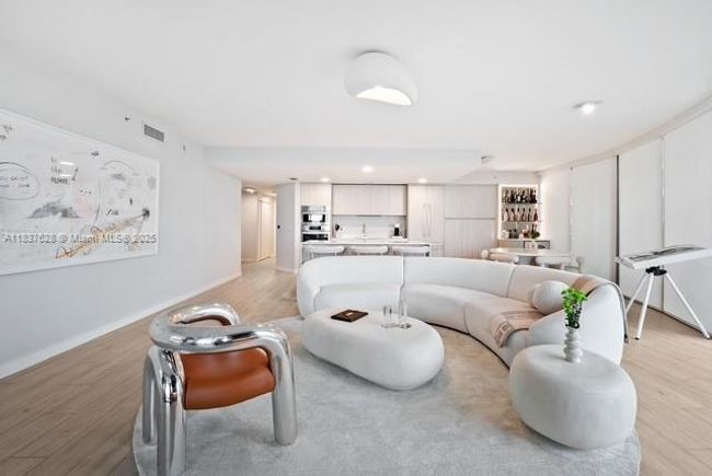 UNIT-715 - 488 Ne 18 Th St, Condo with 3 bedrooms, 4 bathrooms and null parking in Miami FL | Image 14