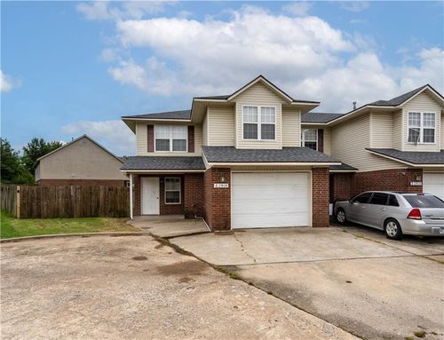c-2910 Dawn Ct, Siloam Springs, AR, 72761-5518 | Card Image