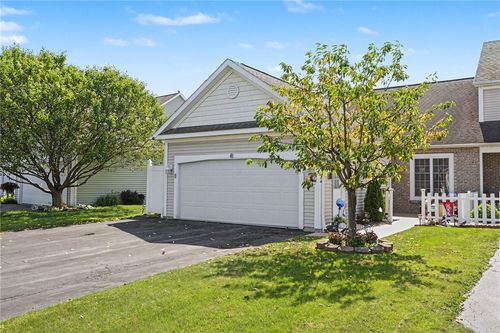 10 Foxe Commons, Chili, NY, 14624 | Card Image