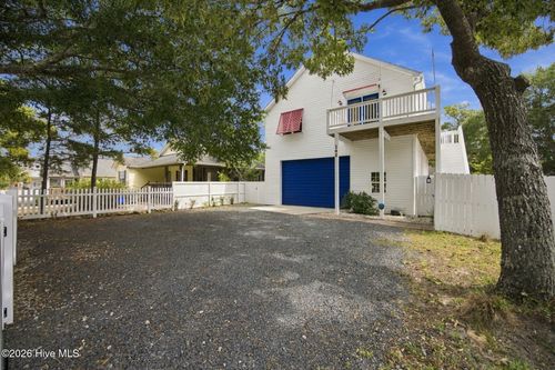 162 Ne 5th St, Oak Island, NC, 28465-6609 | Card Image