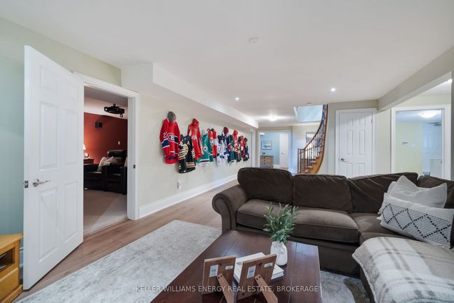 1044 Swiss Hts, House other with 4 bedrooms, 5 bathrooms and 4 parking in Oshawa ON | Image 33
