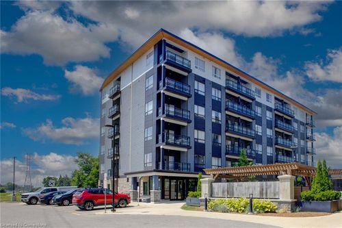 208-243 Northfield Dr E, Waterloo, ON, N2K0H2 | Card Image