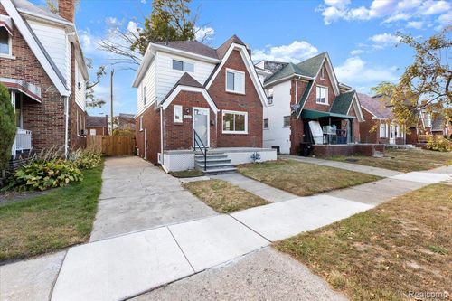 18287 Santa Rosa Dr, Detroit, MI, 48221-2242 | Card Image