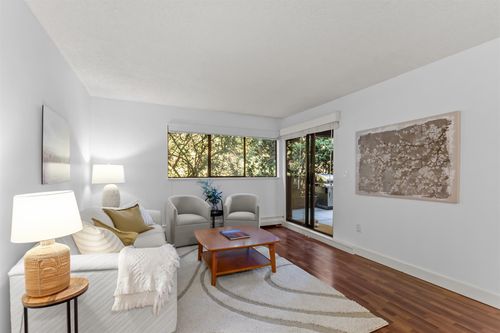 108-1561 Vidal St, White Rock, BC, V4B5A7 | Card Image