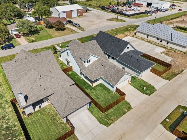 207 W 7 Th St, House other with 4 bedrooms, 3 bathrooms and null parking in Justin TX | Image 40