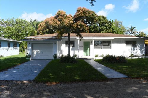 33 Nw 87th St, El Portal, FL, 33150-2453 | Card Image