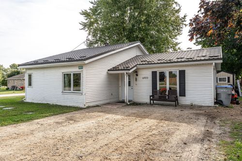 {{alt}} | Card Image