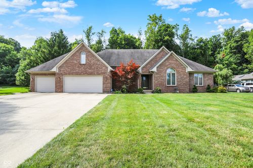 2048 Aspen Dr, Avon, IN, 46123-7627 | Card Image