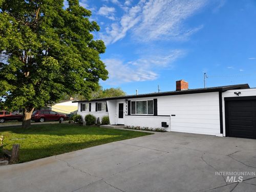 4002 W Normandie Dr, Boise, ID, 83705-4733 | Card Image