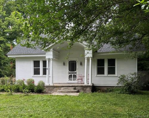 9 Old Ln, Hudson, NY, 12534-3831 | Card Image