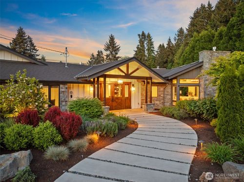 6006 128th Ave Ne, Kirkland, WA, 98033-8511 | Card Image