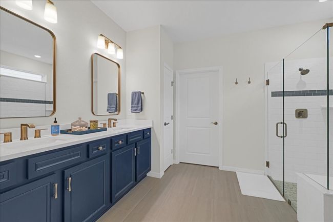 Master Bathroom | Image 28