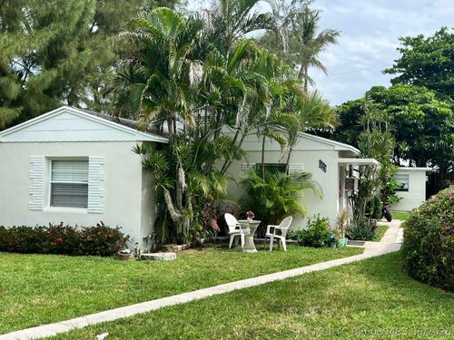 1-4-1979 Ne 3rd St, Deerfield Beach, FL, 33441-3772 | Card Image