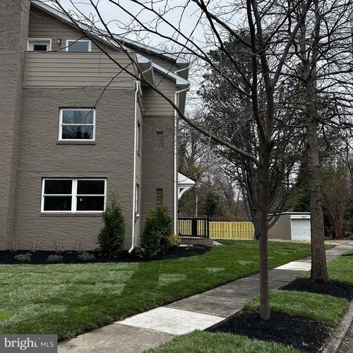 427 Grove Place, NARBERTH, PA, 19072 | Card Image