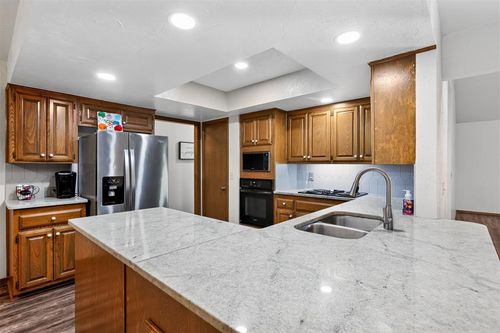 11705 117th St, Yukon, OK, 73099-8146 | Card Image