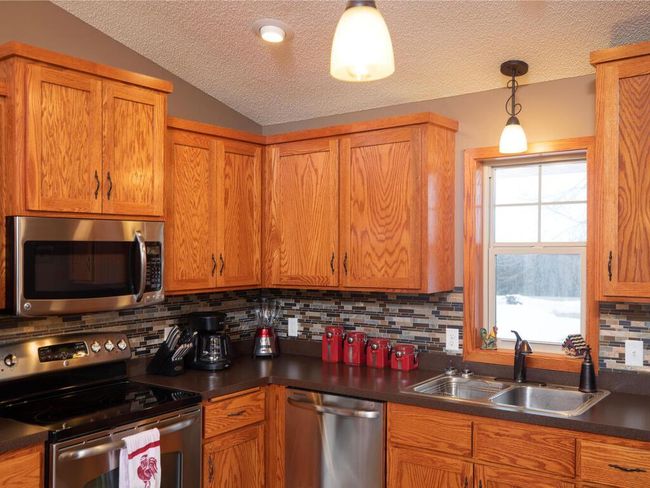Custom kitchen with stainless appliances | Image 19