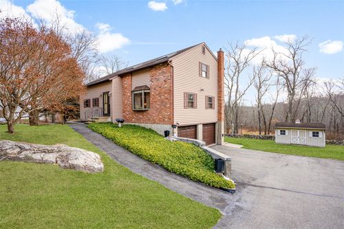 27 Great Bear Road, Pawling, NY, 12531 | Card Image