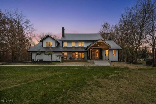 31900 Chardon Rd, Willoughby Hills, OH, 44094-8440 | Card Image