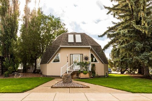 115 Iroquois Cres W, Lethbridge, AB, T1K5J3 | Card Image
