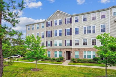 14756 Malloy Court, Condo with 3 bedrooms, 2 bathrooms and null parking in Woodbridge VA | Image 2