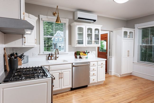 1 - 51 Elm St, House attached with 4 bedrooms, 2 bathrooms and 2 parking in Andover MA | Image 9