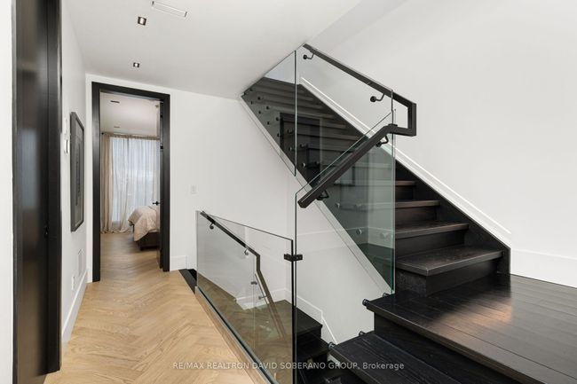 102 Ulster St, House attached with 4 bedrooms, 5 bathrooms and 1 parking in Toronto ON | Image 25