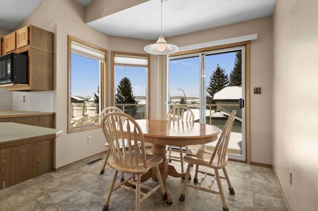 123 Scenic Ridge Court Nw, Home with 4 bedrooms, 3 bathrooms and 4 parking in Calgary AB | Image 13