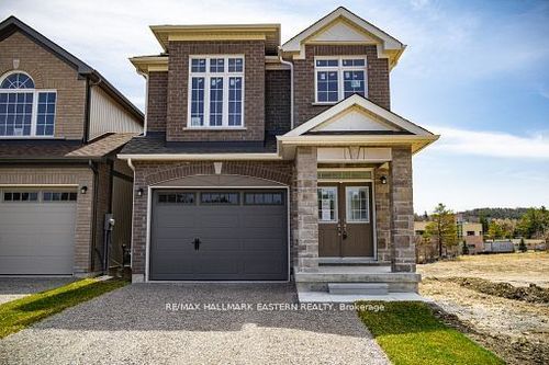 35 Coldbrook Dr, Millbrook, ON, L0A1G0 | Card Image