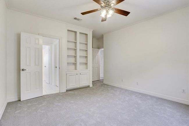 5411 Pine St, House other with 5 bedrooms, 5 bathrooms and 3 parking in Bellaire TX | Image 37