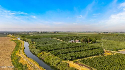 NKA Jones / Riggs Rd, Wapato, WA, 98951 | Card Image